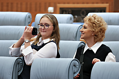 Сила, мощь, монументальность. Представители партии \"Белая Русь\" побывали во Дворце Независимости