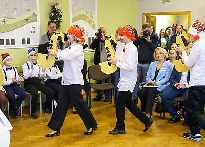 Подарки от большой олимпийской семьи вручили особенным детям из Светлогорска
