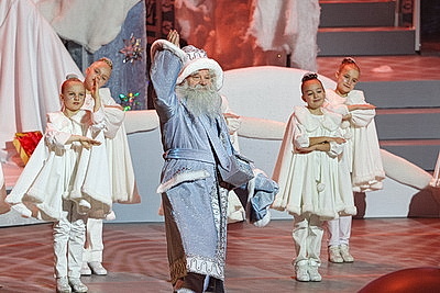 Лукашенко: страна всегда сильна традициями, одна из них в Беларуси - новогодние поздравления детей