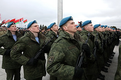 Белорусские военнослужащие принесли клятву на верность народу и Президенту