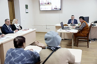 Земельные споры, начисление пенсии, транспорт. С какими вопросами обратились к Крупко жители региона