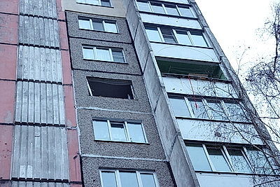 Спасатели работают на месте взрыва газа в Гомеле