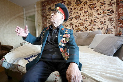 Благодарность за подвиг. Ветерана ВОВ Куприяна Сучкова поздравили с Днем защитников Отечества
