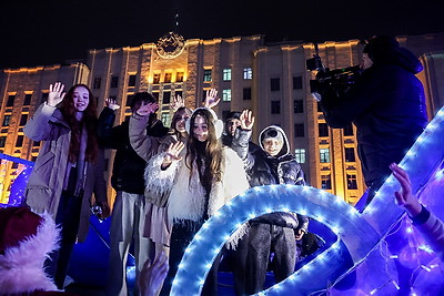 Главную елку региона зажгли в Могилеве