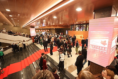 \"Лiстапад\": специальный приз Президента Беларуси присужден китайскому режиссеру Чжан Чжуну