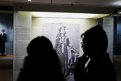 \"Элегантность серебра\". В Национальном художественном музее представили сокровища оманского двора