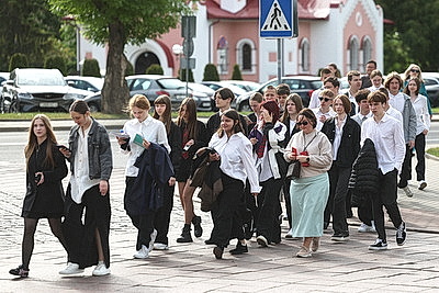 Централизованные испытания начались одновременно по всей стране
