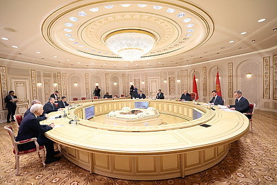 Лукашенко встретился с губернатором Астраханской области России