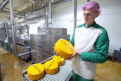 Развитие регионов, экономика. Кочанова встретилась с коллективом Верхнедвинского маслосырзавода
