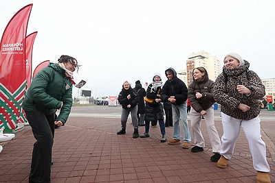 Интерактивные площадки и концерт блогеров: \"Марафон единства\" завершается в столице