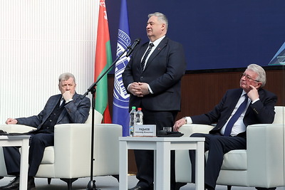 Книгу \"Наш Президент\" презентовали в НАН Беларуси