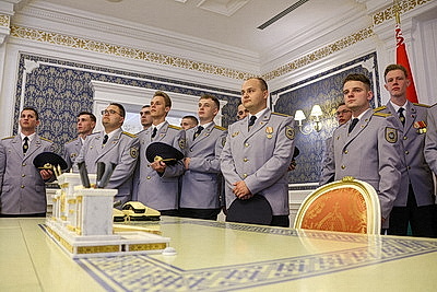 Дворец Независимости посетили сотрудники Следственного комитета