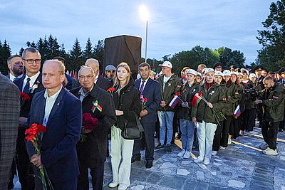 На мемориальном комплексе \"Буйничское поле\" прошла акция \"Звон скорби\"