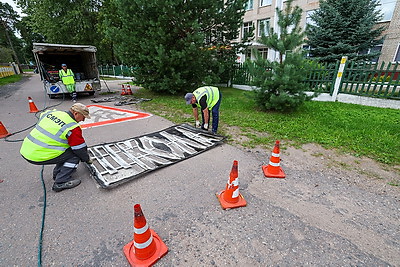 Разметка, освещение, пикап-зоны. Как в Витебской области делают безопасным маршрут в школу и домой