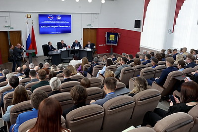 \"Беречь страницы нашей истории\". В Могилеве открыли молодежный форум Союзного государства