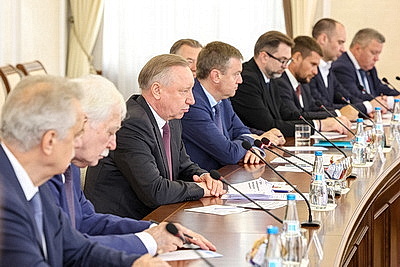 В правительстве состоялась встреча с губернатором Санкт-Петербурга
