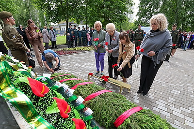 Останки расстрелянных в годы ВОВ 195 мирных жителей перезахоронили в Полоцке