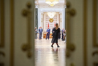Дворец Независимости с экскурсией посетили сотрудники кондитерских фабрик и лизинговой компании