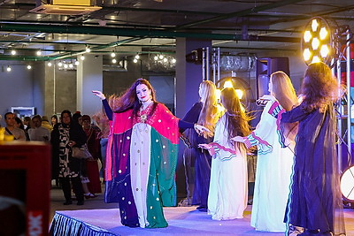 Добро, мир и рождественские подарки. Супруги послов провели предновогоднюю благотворительную ярмарку