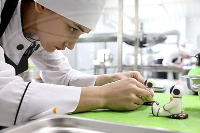 Конкурс профмастерства по компетенции \"Кондитерское искусство\" проходит в Витебске