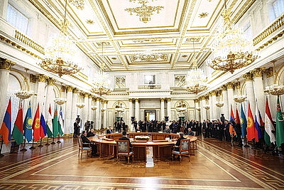 Рабочий визит Лукашенко в Россию продолжился неформальной встречей лидеров стран СНГ в Эрмитаже