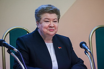 Прямой разговор о будущем: эксперты и депутаты разъясняют молодежи, как решения ВНС касаются каждого