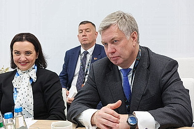Крутой встретился с главами российских регионов