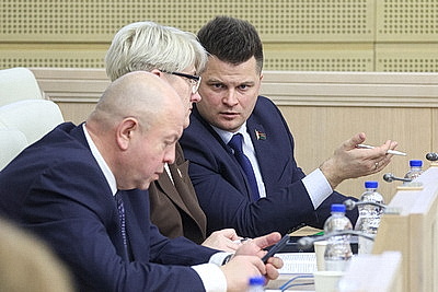 Заседание четвертой сессии Совета Республики проходит в Минске