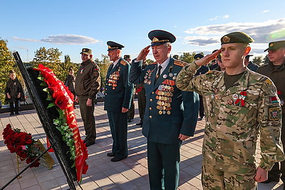 Мемориал в честь партизан легендарной бригады открыли после реконструкции в Полоцком районе