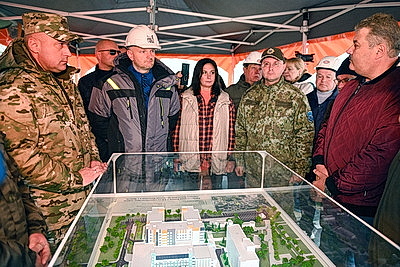 На республиканском субботнике благоустроили территорию Брестской областной клинической больницы