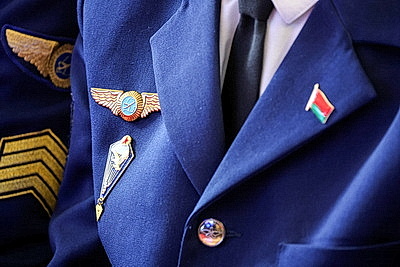 Впервые в истории. Выпускникам Белорусской академии авиации вручили лицензии пилотов