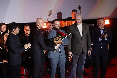 \"Лiстапад\": специальный приз Президента Беларуси присужден китайскому режиссеру Чжан Чжуну