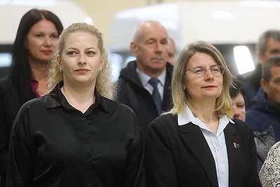Ключи от микроавтобусов передали в соцучреждения страны