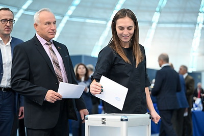 Виктор Лукашенко переизбран на должность президента НОК