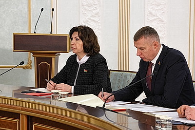 Лукашенко указал на милитаризацию западных стран и необходимость актуализировать оборонные действия