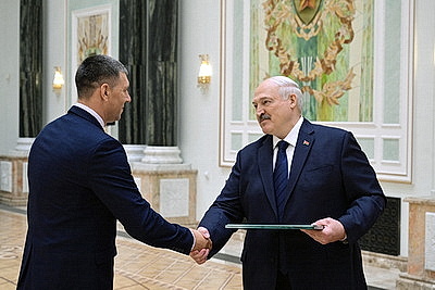 Лукашенко вручил награды заслуженным аграриям Беларуси