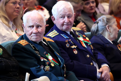 \"Мы не забыли\". Лукашенко на торжественном собрании к 80-летию Победы напомнил о важных уроках истории