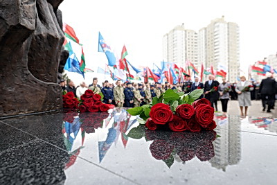 \"Это был не лагерь, а фабрика смерти\". В Тростенце открыли памятный знак жертвам геноцида