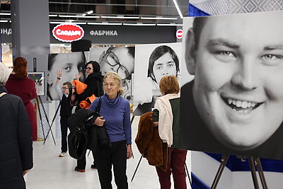 \"Картина - как победа над болезнью\". В Минске открылась выставка воспитанников детского хосписа