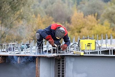 Новый мост через реку Сож возводят в Гомельской области