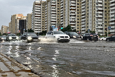 На Беларусь обрушилась стихия - сильный ливень и ветер