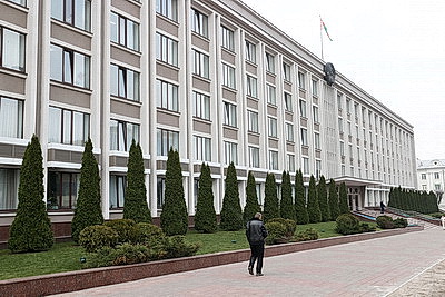 Отопление, дороги, порядок на селе. Вопросы благоустройства и ЖКХ преобладали на прямой линии Баско в Гомеле