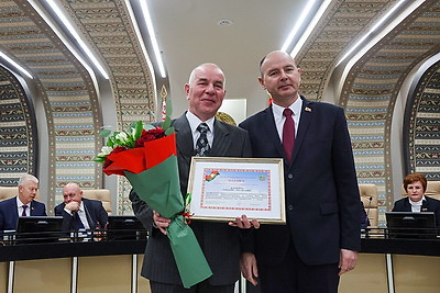 В Минской области наградили 45 представителей различных сфер народного хозяйства