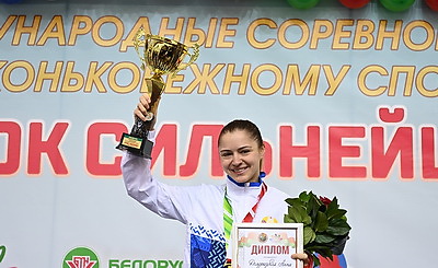 Анна Доморацкая победила на \"Кубке сильнейших спортсменов\" на дистанции 1000 м