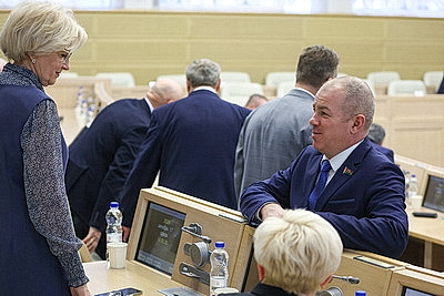 Заседание четвертой сессии Совета Республики проходит в Минске