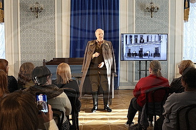 Моноспектакль \"Блокадный дневник Александринки\" представили в Купаловском театре