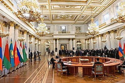 Рабочий визит Лукашенко в Россию продолжился неформальной встречей лидеров стран СНГ в Эрмитаже