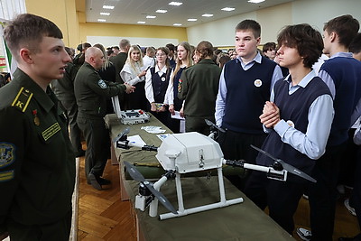 Все больше внимания технологиям. О новых направлениях в подготовке военных рассказали могилевским школьникам