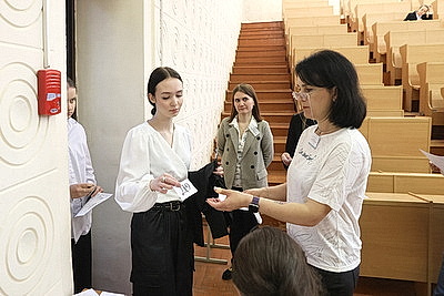Централизованные испытания начались одновременно по всей стране