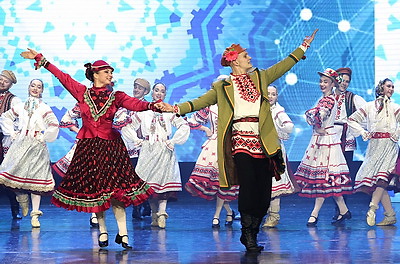 С ритмом танца в сердце. Народный ансамбль \"Лявоніха\" отметил 70-летие в Витебске